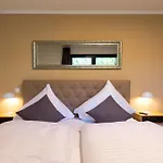 Apartment Goldhornisse - Gemuetliches Mit Seeblick, Kamin & Wellness Am Krakower *