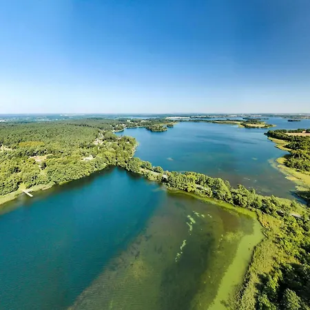 아파트 Goldhornisse - Gemuetliches Mit Seeblick, Kamin & Wellness Am Krakower