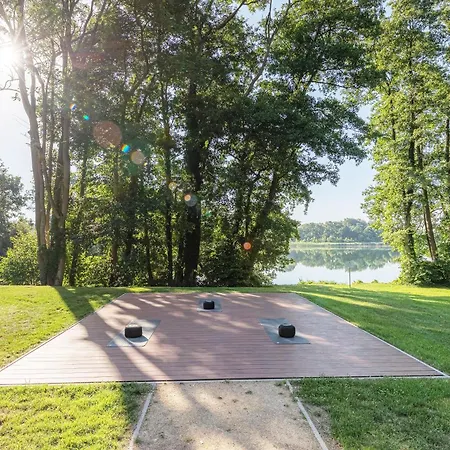 Goldhornisse - Gemuetliches Mit Seeblick, Kamin & Wellness Am Krakower 아파트 *